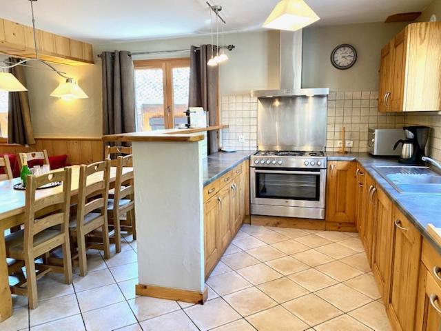 Chalet In Morzine Sleeping 12 With Sauna Bagian luar foto
