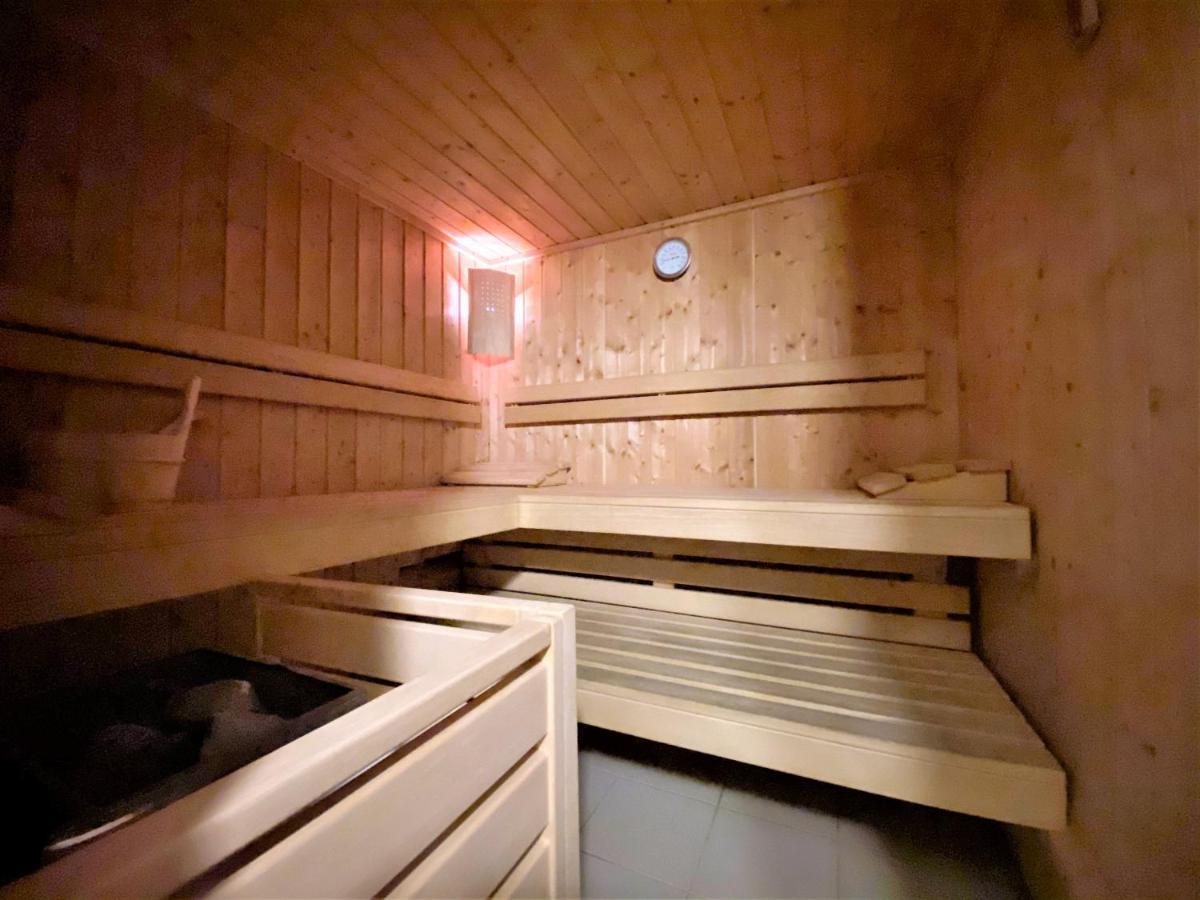 Chalet In Morzine Sleeping 12 With Sauna Bagian luar foto