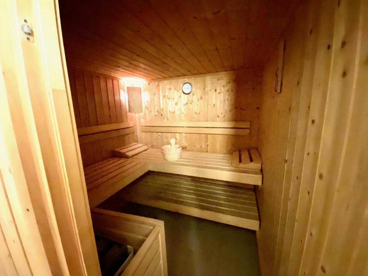 Chalet In Morzine Sleeping 12 With Sauna Bagian luar foto