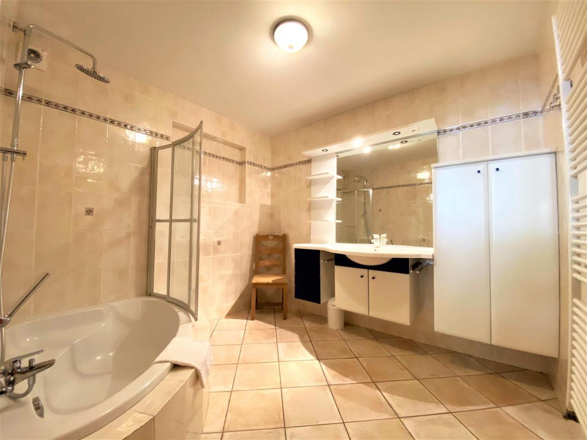 Chalet In Morzine Sleeping 12 With Sauna Bagian luar foto